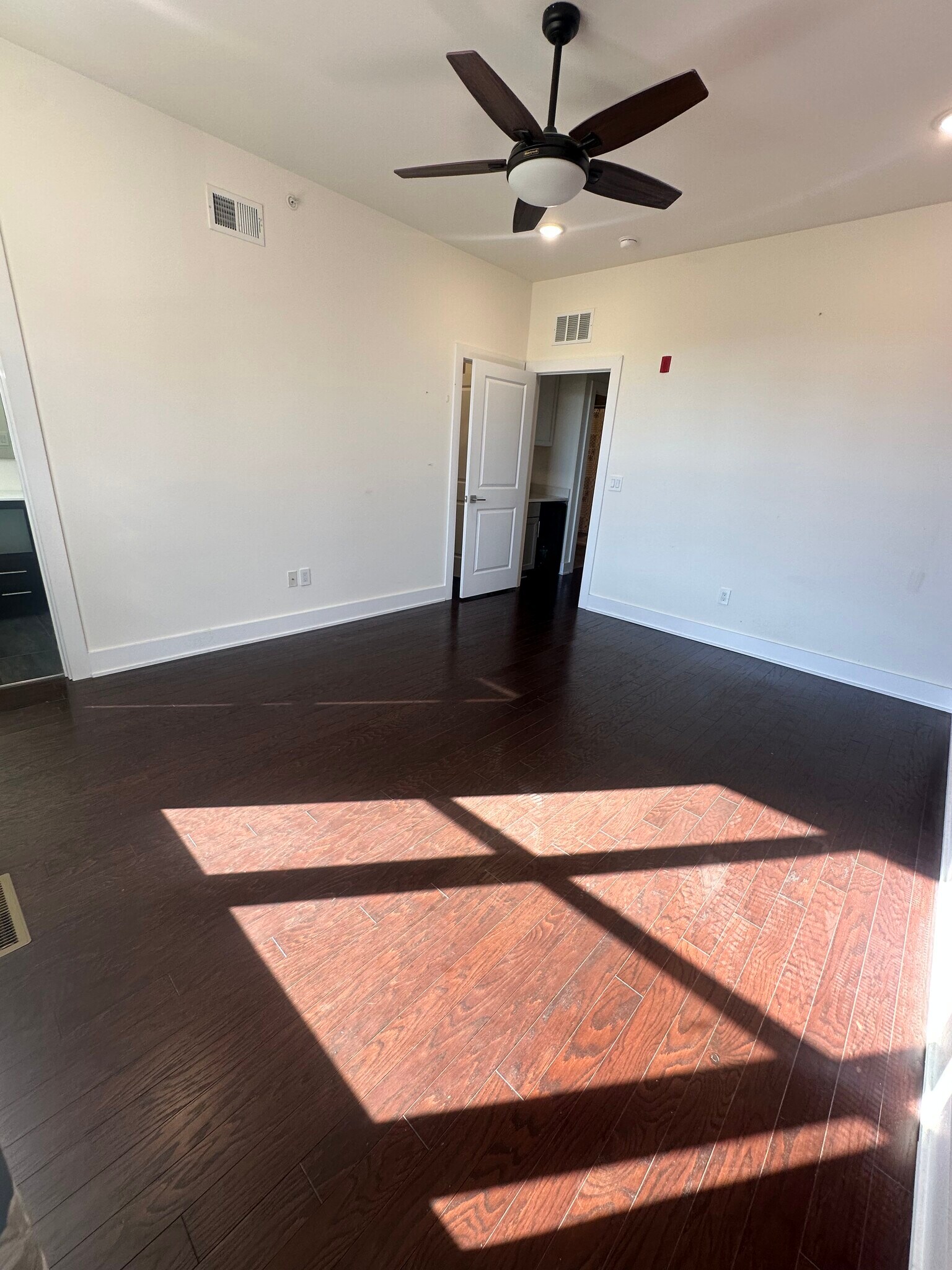 Master Bedroom - 516 W Montgomery Ave