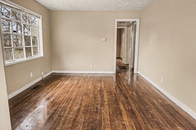 Building Photo - 1520 17th Way SW