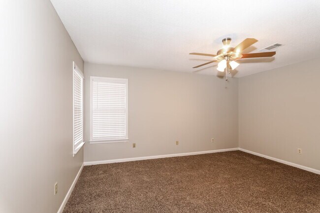 Building Photo - 7159 Eastover Blvd