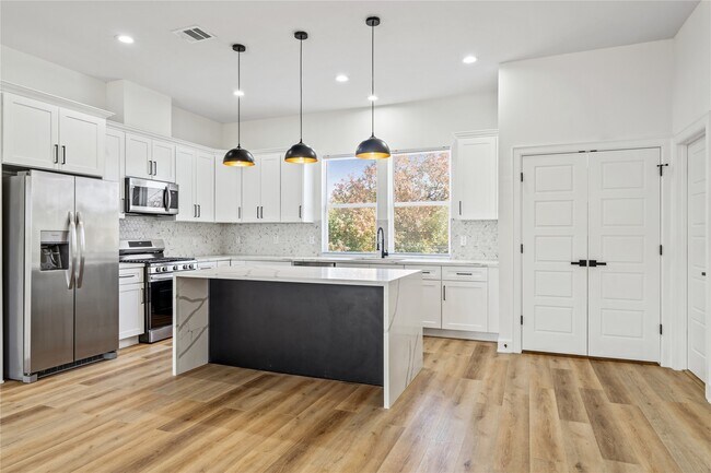 Building Photo - 3601 Rebecca St