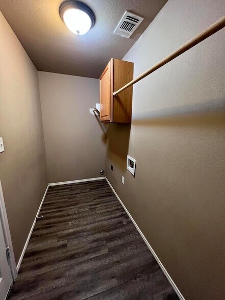 Building Photo - 2914 E Cornell St