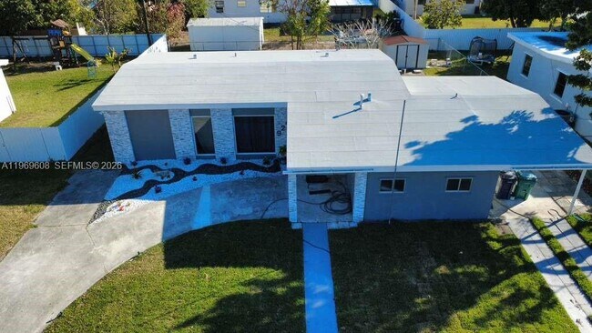 Building Photo - 9240 Nautilus Dr