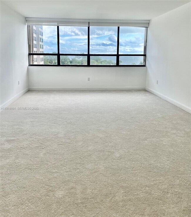 Building Photo - 1 Grove Isle Dr