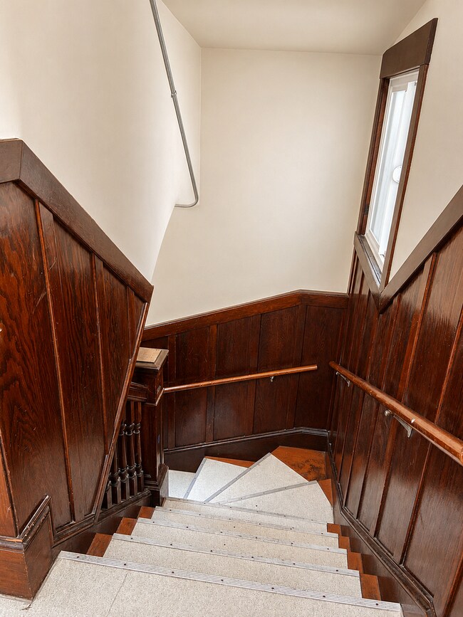 Building Photo - 928 Geneva Ave
