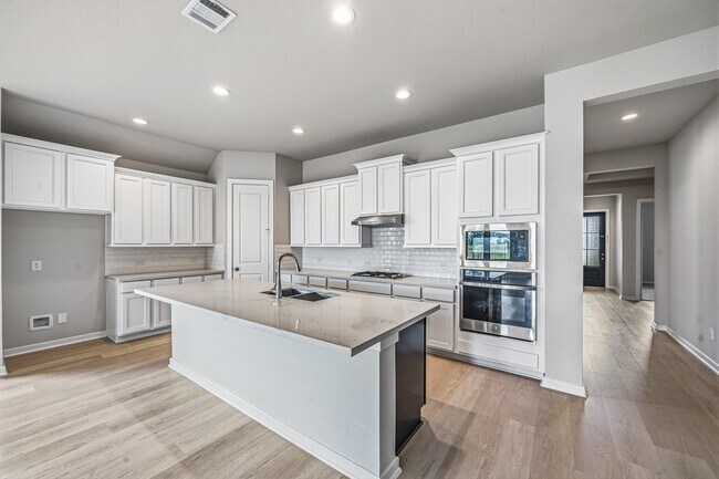 Building Photo - 7623 Coral Lk Dr