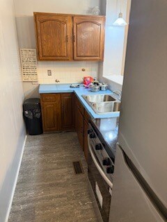 Kitchen - 1029 Washington Ave