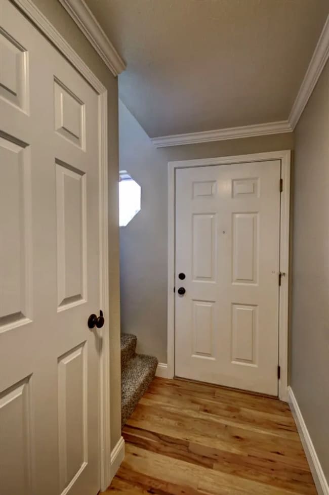 Building Photo - Spacious 3 bed Townhome with Fenced Yard, Garage, & Community Pool in Prime Boise Location!