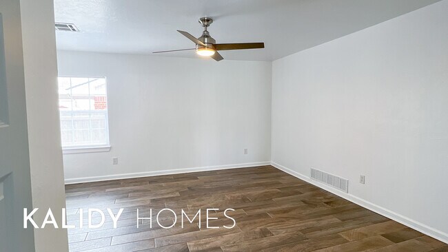 Building Photo - 2629 SW 56th St