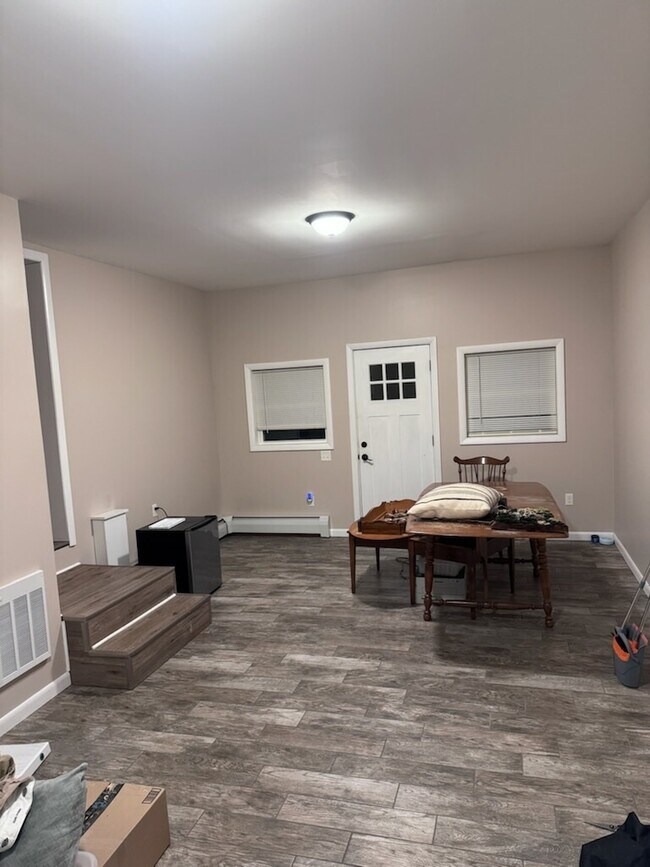 Building Photo - 6 Greenacre Rd