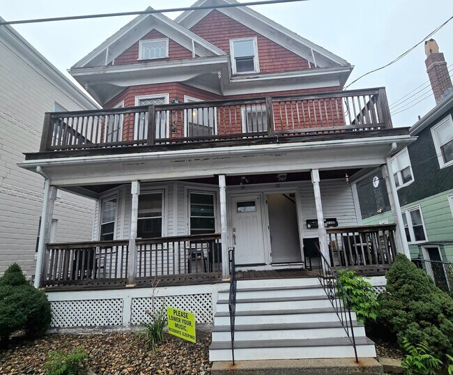 Building Photo - 19 Leavitt St