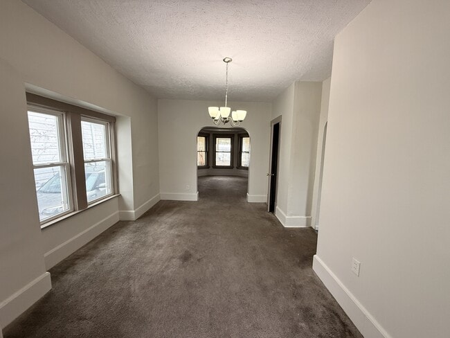 Building Photo - 2115 W 105th St