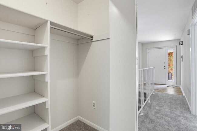 Building Photo - 5139 Dudley Ln