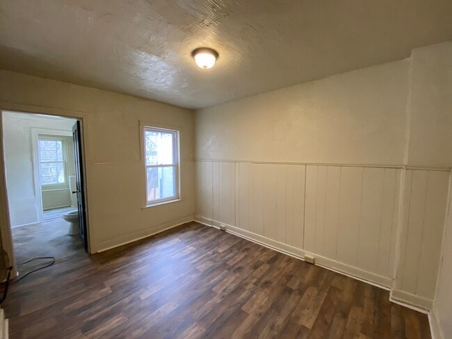 Building Photo - 229 Franklin Way