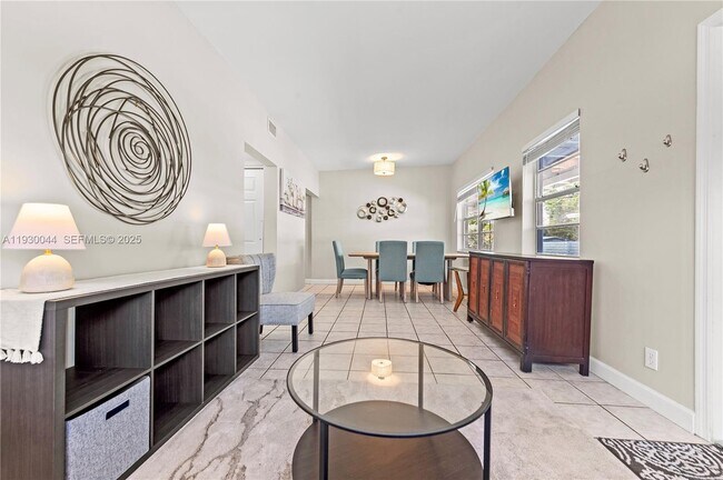 Building Photo - 1125 NE 5th Ave