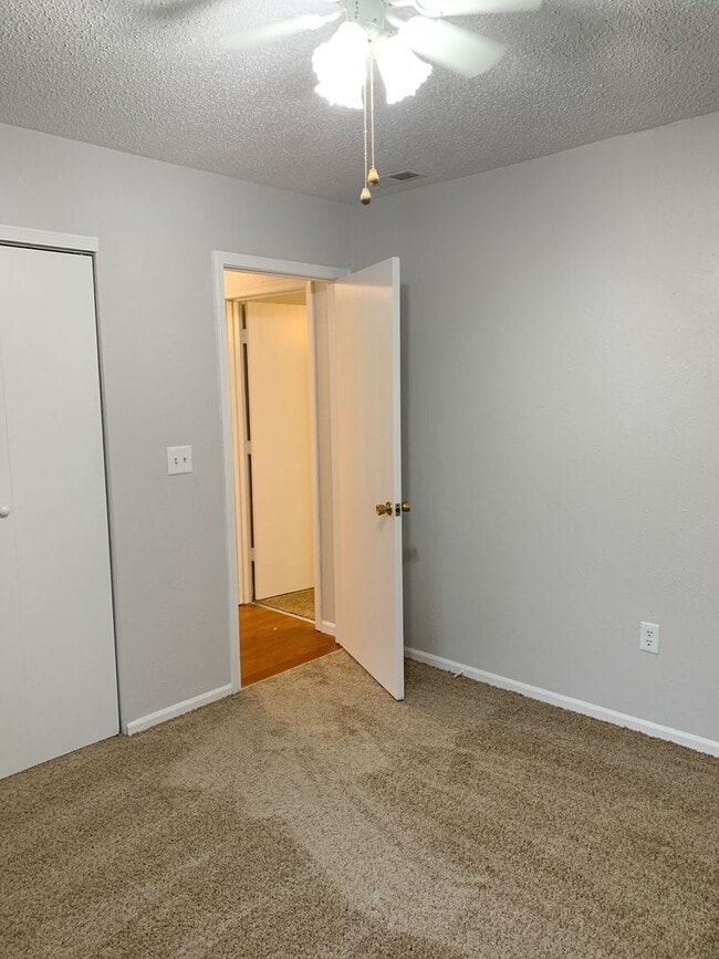 Building Photo - For Rent...4404 Wabash, Granite City