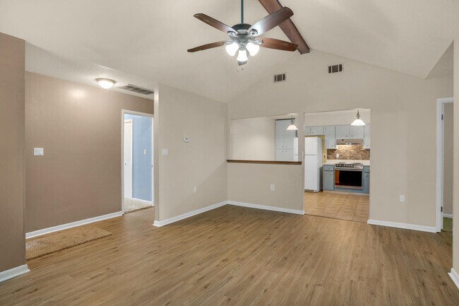 Building Photo - 10 Carie Way