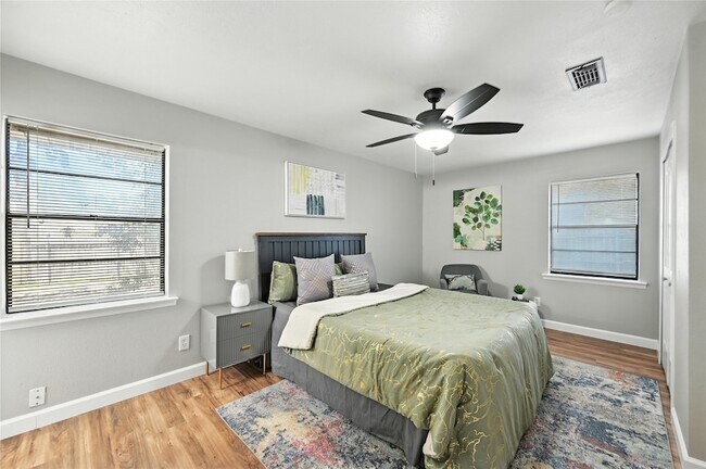 Building Photo - 214 Dorris Dr