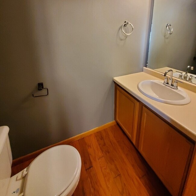Building Photo - Meadowbrook Townhomes
