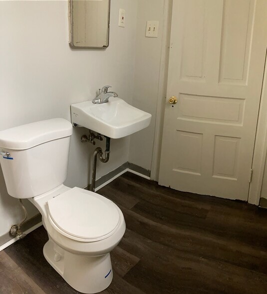 Building Photo - 27 S Locust St