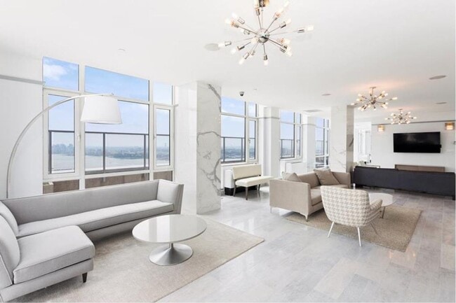 Building Photo - 635 W 42nd St