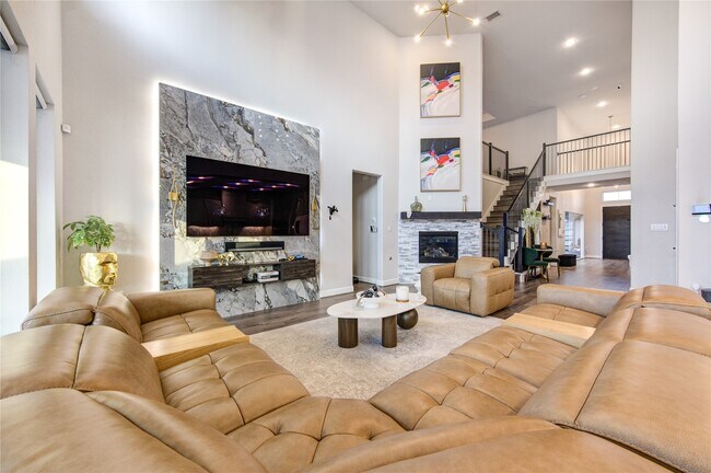 Building Photo - 1815 Longcroft Ln