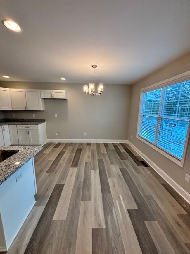 Building Photo - 1146 Melody Ave