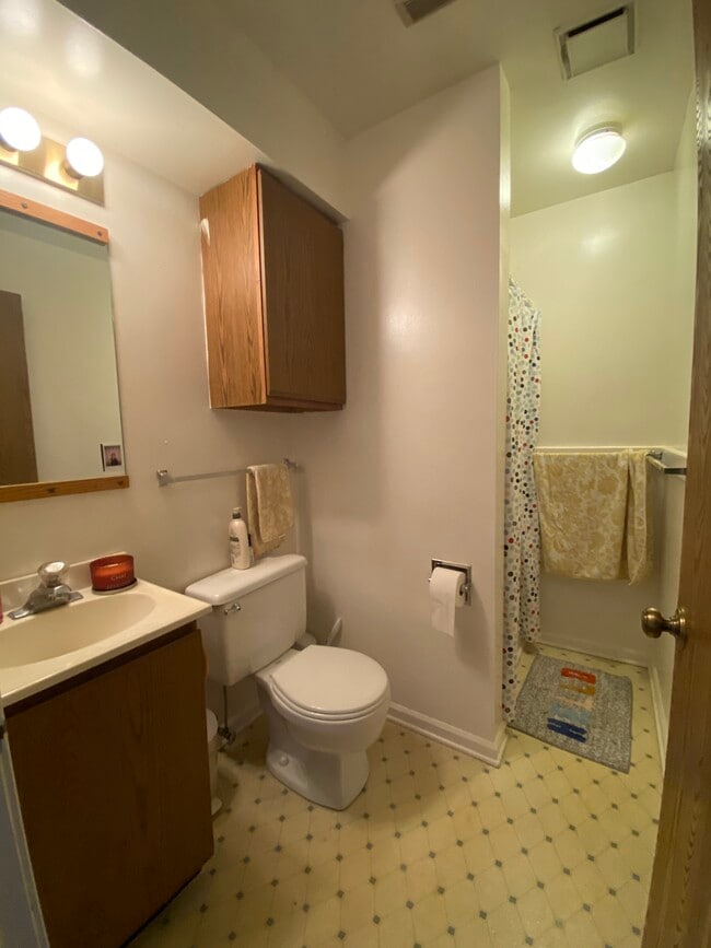 911 E Grand River Ave 911 E Grand River Ave East Lansing MI 48823