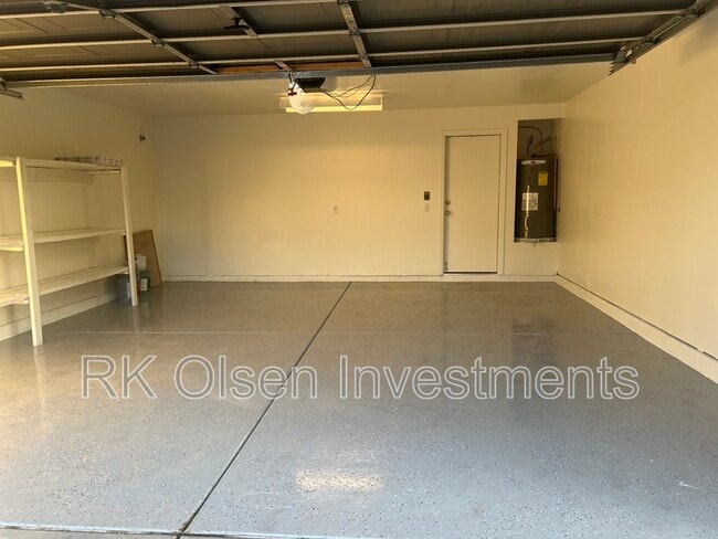 Building Photo - 8901 E Oro Ave
