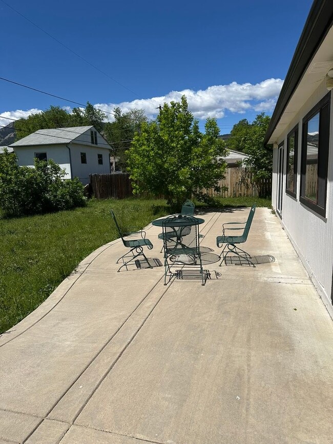 Building Photo - Newly Updated 4-Bedroom House just East of...