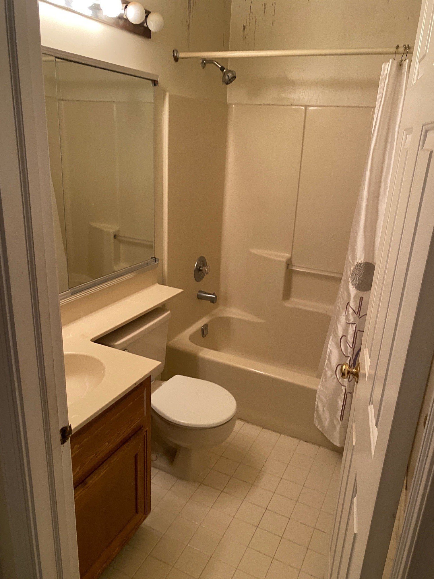 Building Photo - 121 Lamplighter Ct