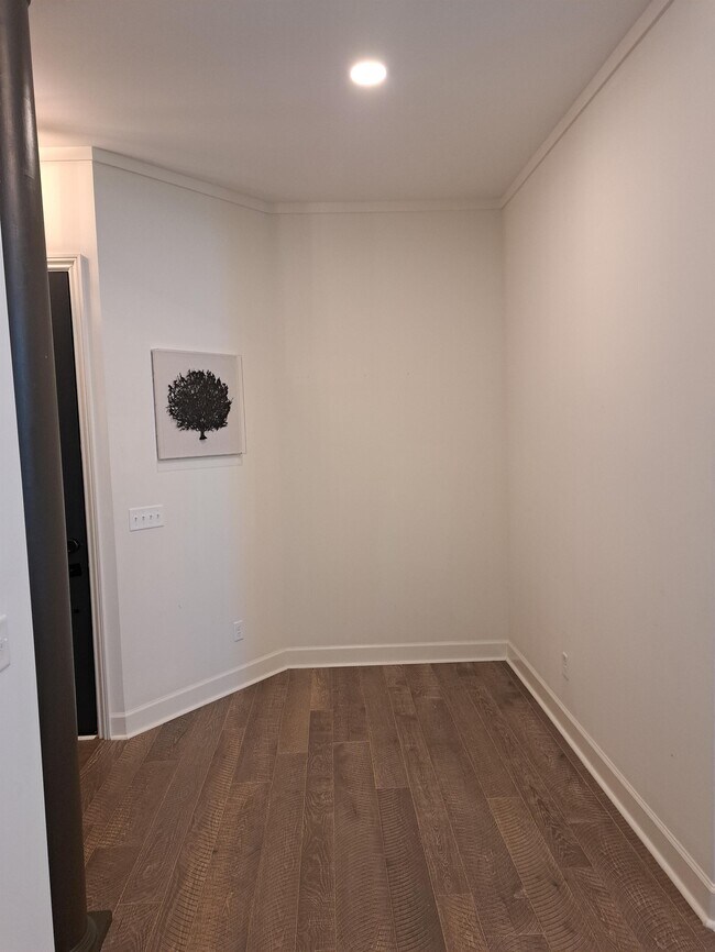Building Photo - 7085 Fain Park Dr