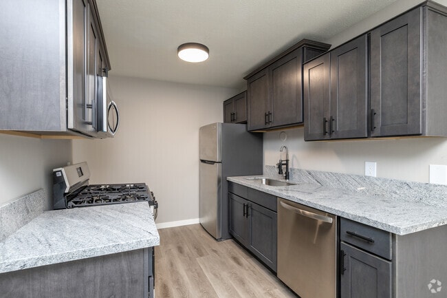 2BR, 1BA - 750SF - Kitchen - Point 47 Apartments