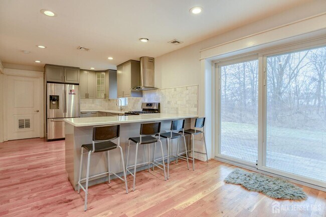 Building Photo - 30 Clara Dr