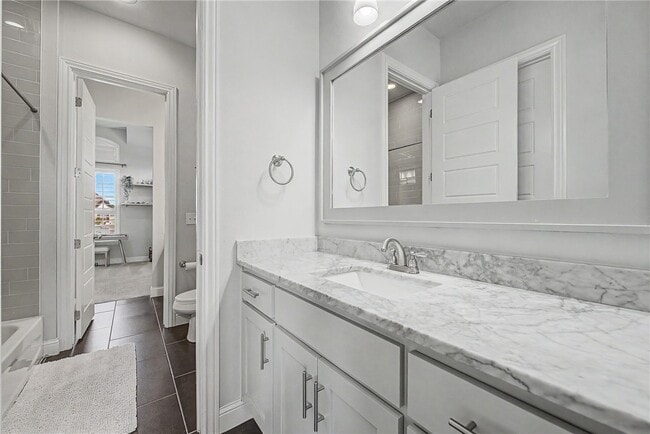 Building Photo - 1007 Bendelow Dr
