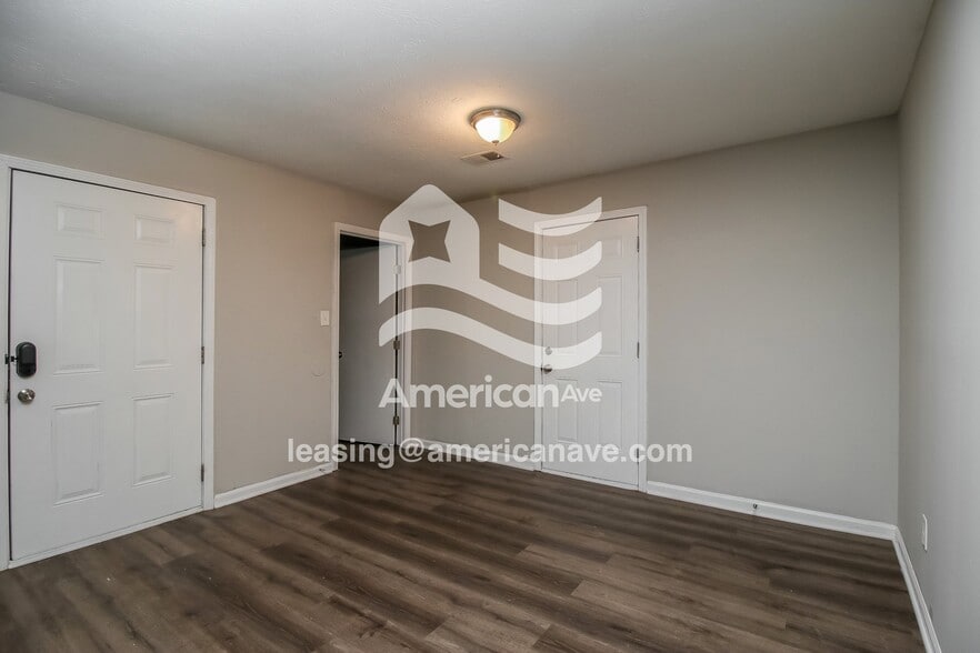 Building Photo - 10235 Waterford Rd NE