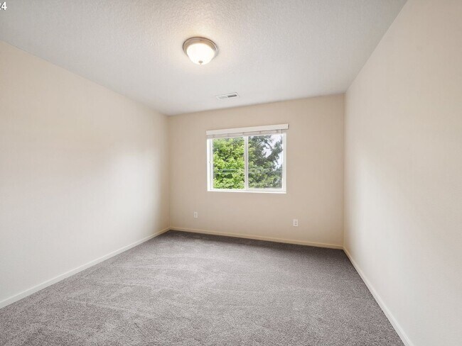 Building Photo - 1326 NE 72nd Way