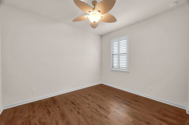 Building Photo - 680 SE Villandry Way