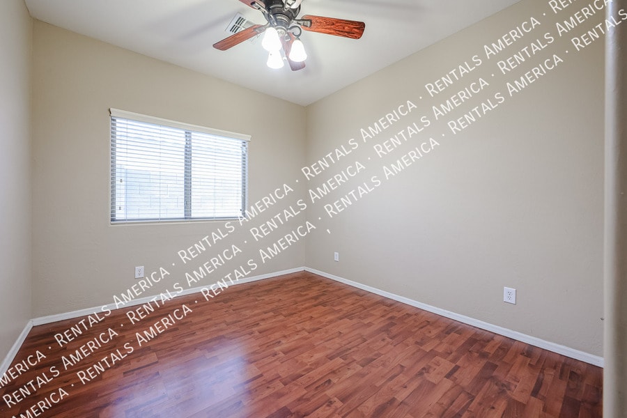 Building Photo - 7414 N 88th Ln