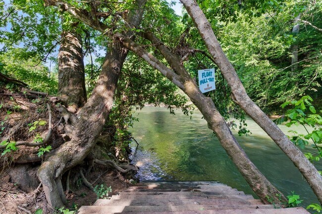 Building Photo - Large 2 Bedroom Luxury Townhome For Rent Near Billy Dunlop Park!