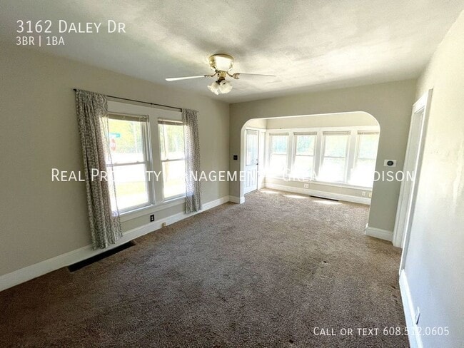Building Photo - 3162 Daley Dr