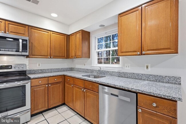 Building Photo - 5001 Lambsgate Ln