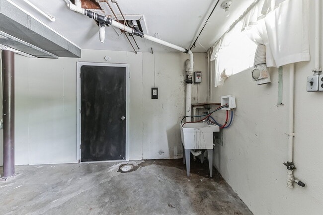 Building Photo - 2964 Werkridge Dr