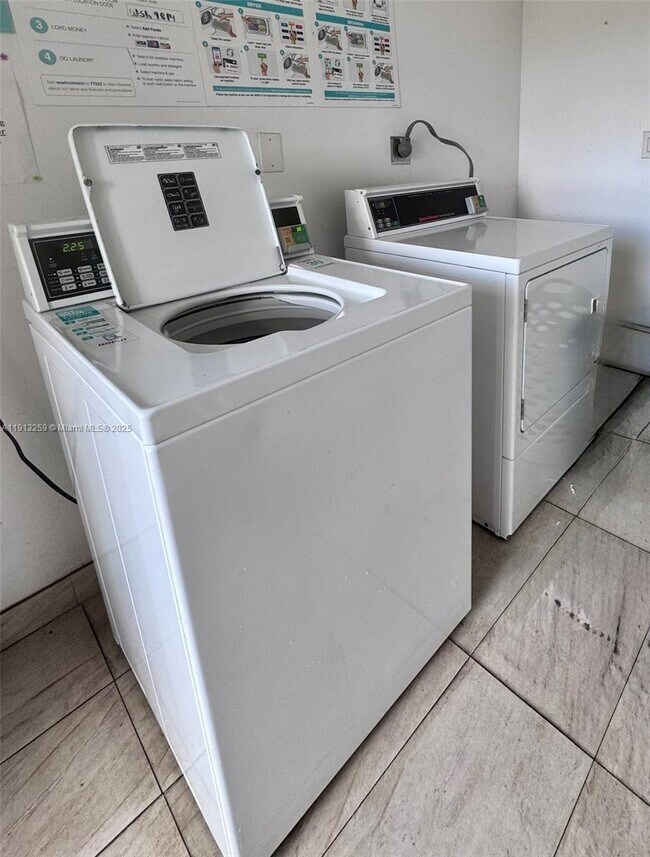 Building Photo - 7320 NW 85th Ct