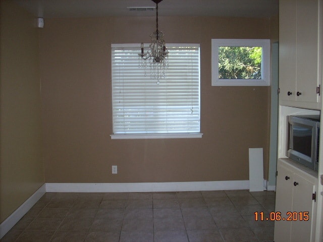 Building Photo - 2700 Dewitt Ave