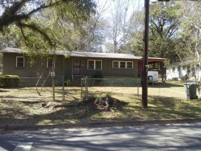 Primary Photo - 832 Arkansas St