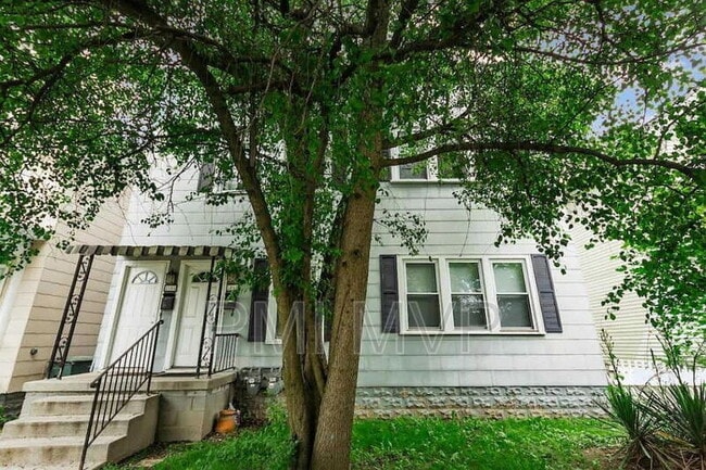 Primary Photo - 2562 Deming Ave
