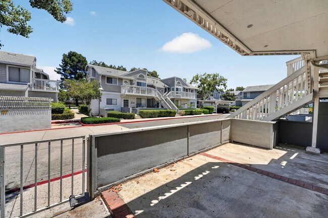 Building Photo - Spacious 2 Bed, 2 Bath Condo in Desirable Northwood