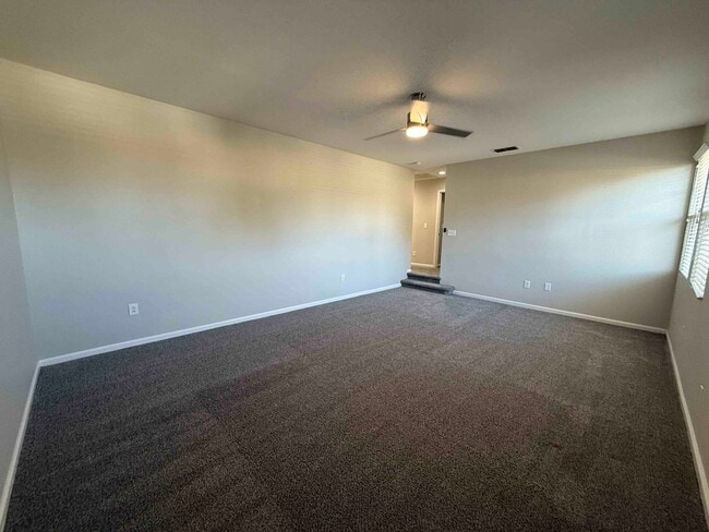 Building Photo - Great 4 Bedroom with Pool