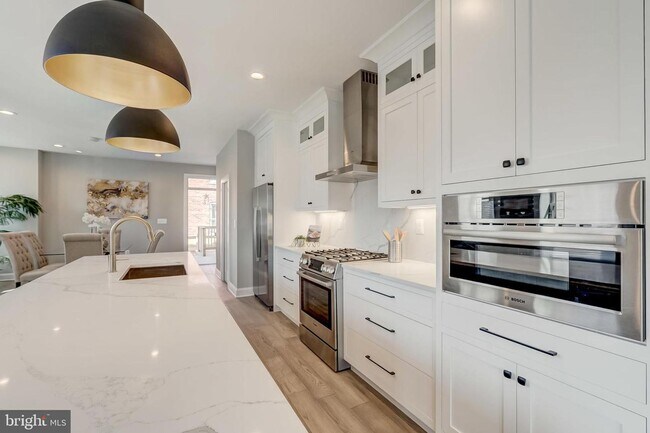 Building Photo - Stunning End-Rowhouse 4/Bedrooms, 4.5 Baths, in Shaw/Truxton Circle – Bathed in Natural Light!