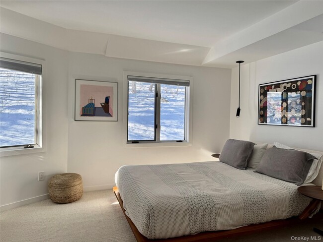 Building Photo - 222 Hurley Rd